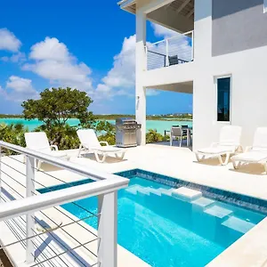 New Tropical Waterfront Cooper Jack Bay Villa